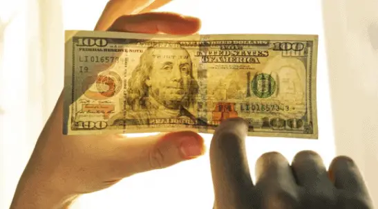 can counterfeit money be traced?