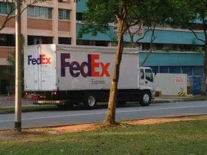 does fedex deliver on saturday