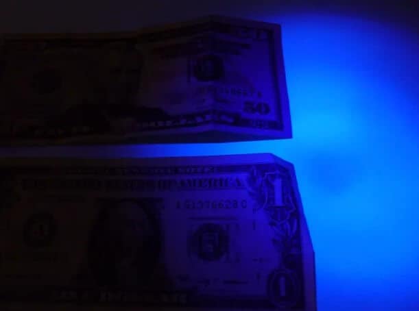 Can UV light detect fake money?