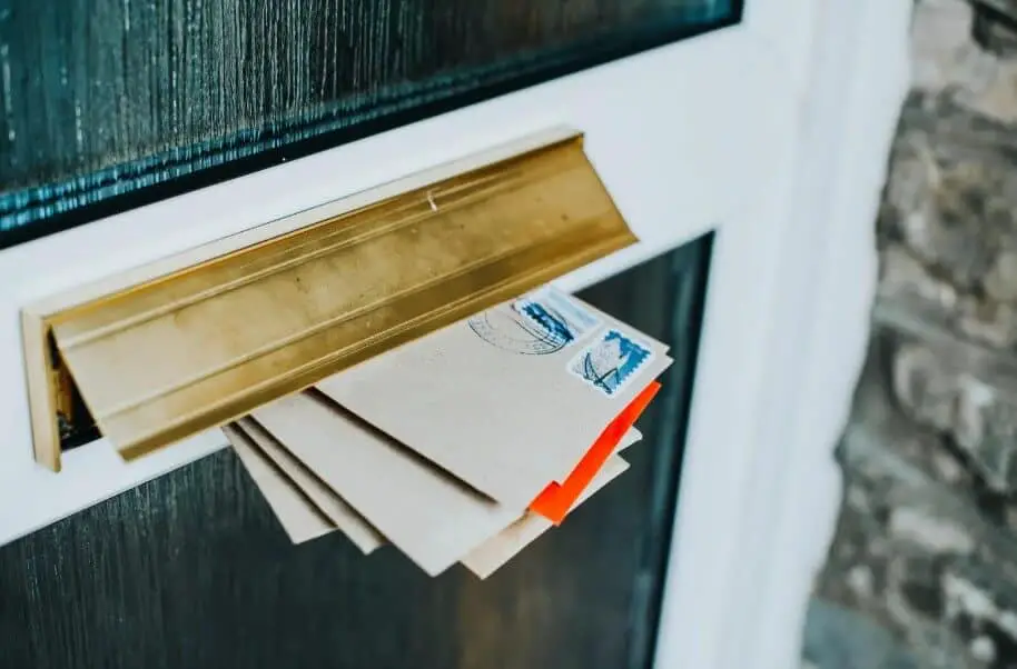 Can i let my friend use my address for mail? complete guide
